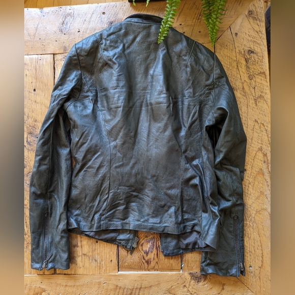 Danier, size small, women's, genuine leather jacket - Picture 4 of 4